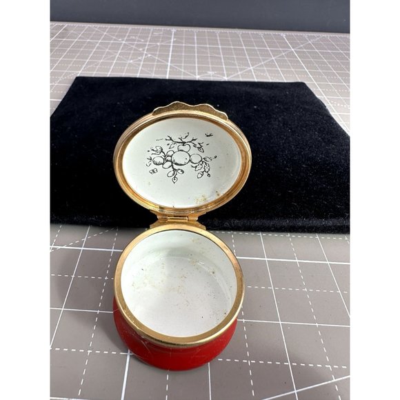 English Halcyon Day Trinket Box.Happy Anniversary Courting Scene - Picture 3 of 3